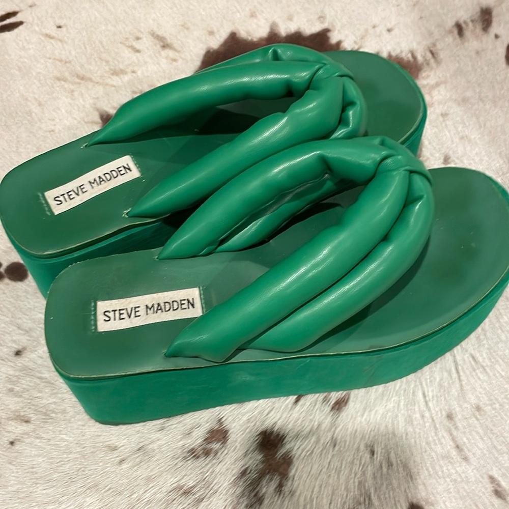 Platform flip flop; worn once; excellent condition